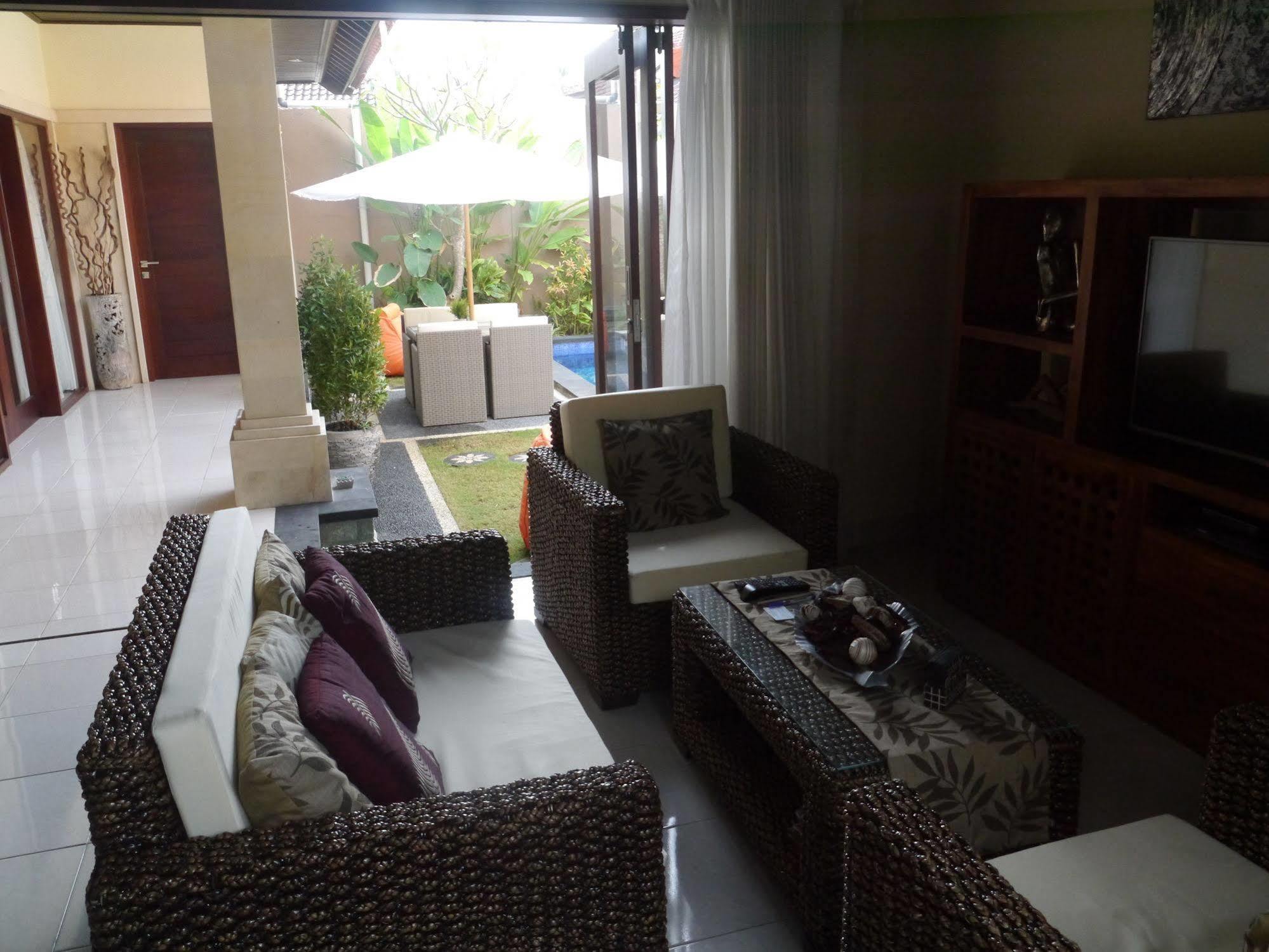 Exquisito Villa Denpasar Exterior foto