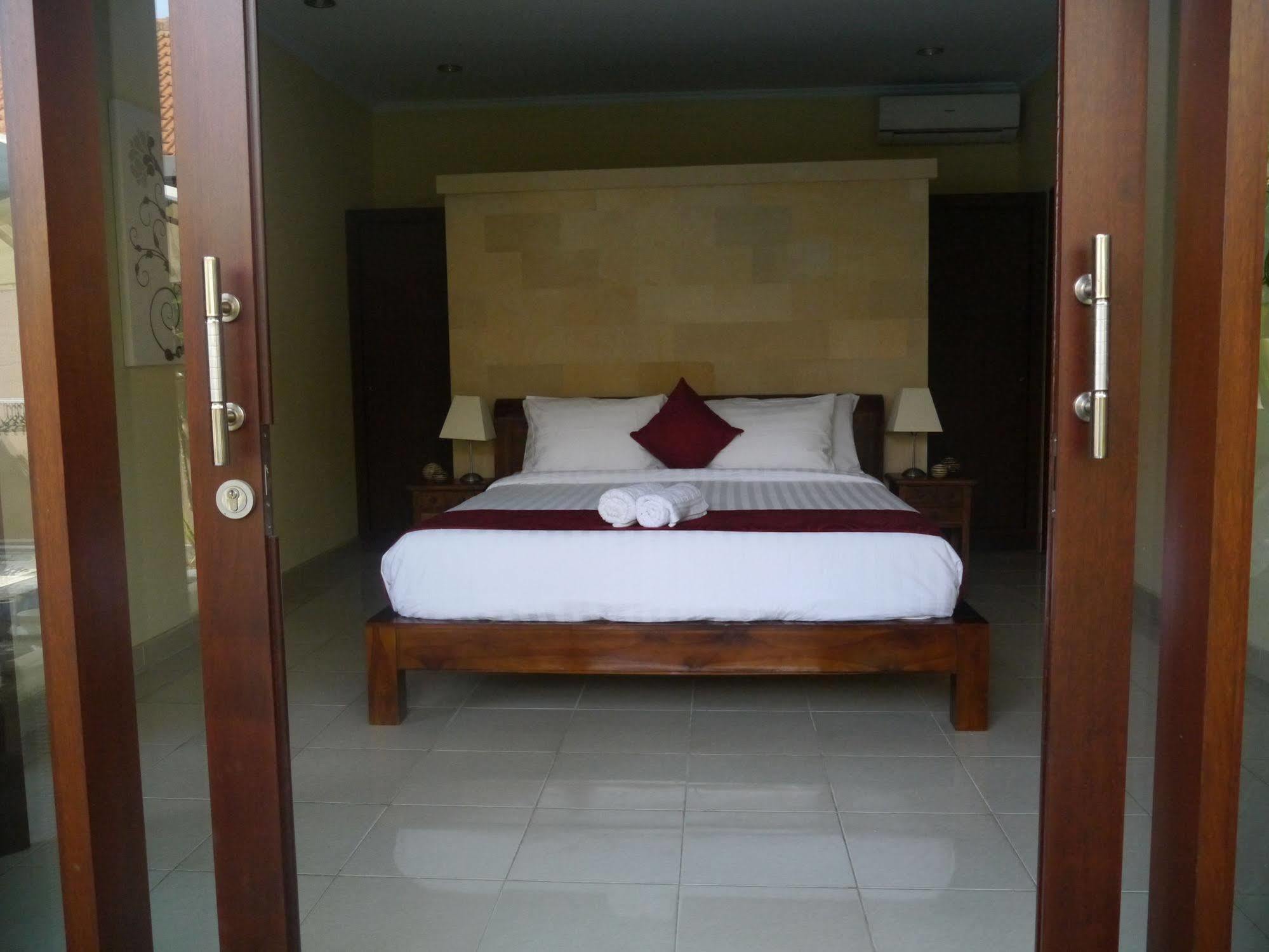 Exquisito Villa Denpasar Exterior foto