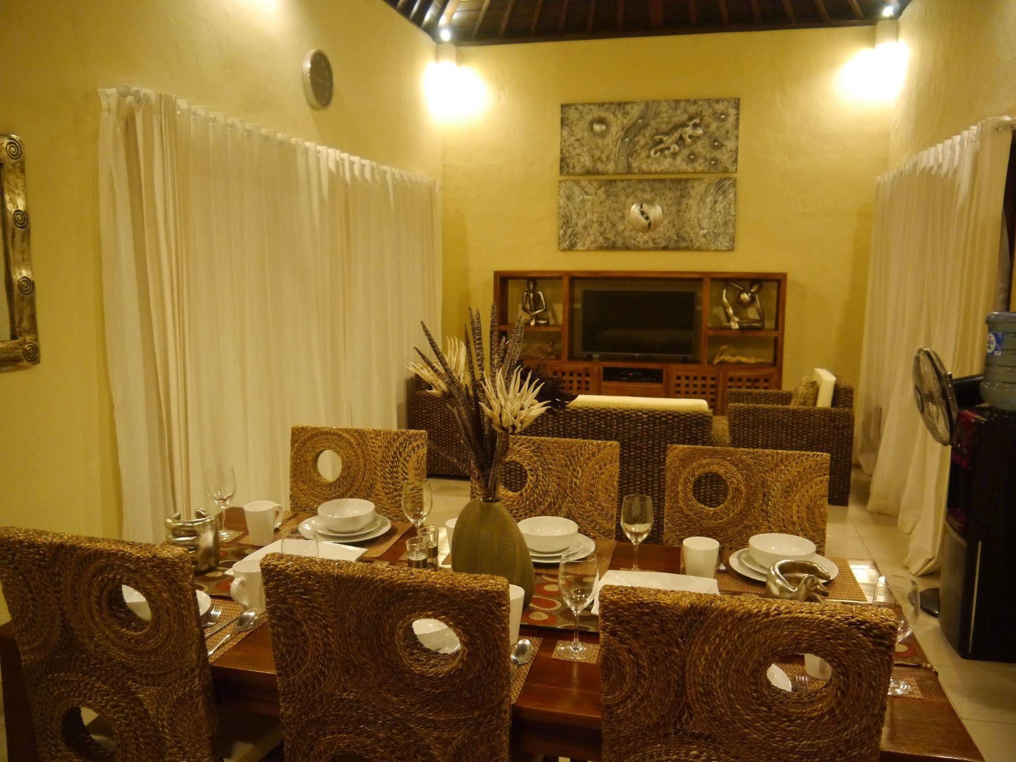 Exquisito Villa Denpasar Exterior foto